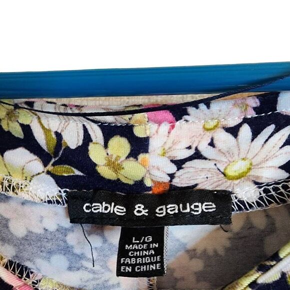 Cable & Gauge Large Spring Floral Cold Shoulder Sharkbite Hem 3/4 Sleeve Top - Picture 2 of 8